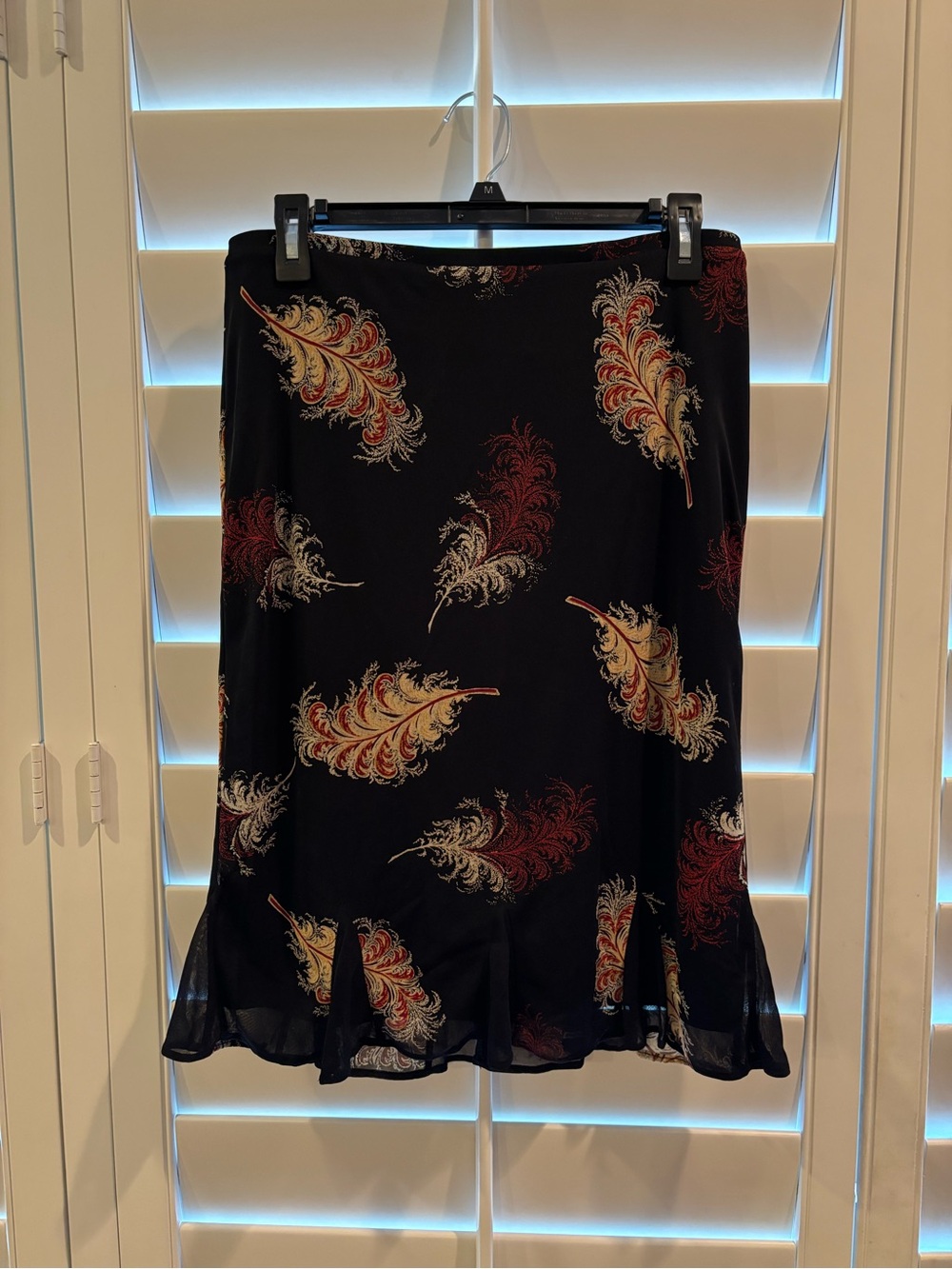 Black Feather-Print Chiffon Overlay Flounced Hem Skirt